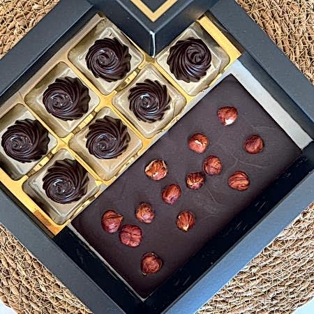 Çiğ Fındıklı Tablet Bar ve Sade Lezzet Kutusu