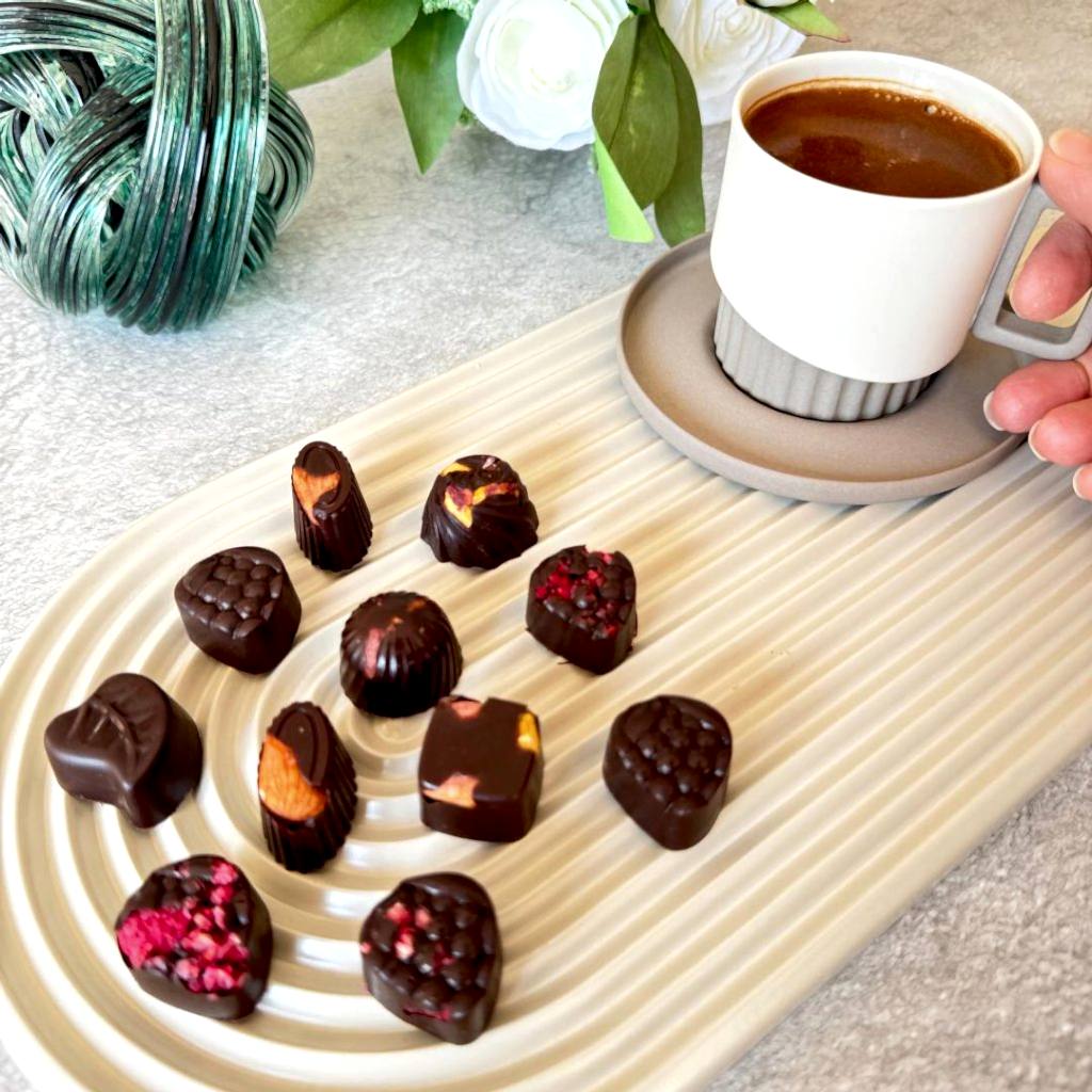 Spesiyal Lezzet Kutusu 24lü Beechocolate | El Yapımı Çikolata ve Kişiye Özel Lezzetler Spesiyal Lezzet Kutusu 24lü